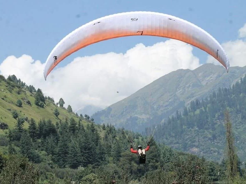 Paragliding at Solang Valley 